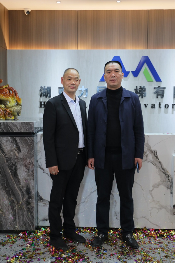 湖南力民電梯有限公司,邵陽(yáng)電梯銷售,邵陽(yáng)電梯安裝,湖南電梯維修,自動(dòng)扶梯,自動(dòng)人行梯