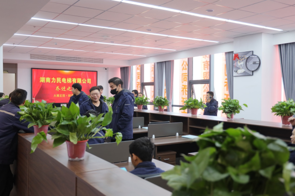 湖南力民電梯有限公司,邵陽(yáng)電梯銷售,邵陽(yáng)電梯安裝,湖南電梯維修,自動(dòng)扶梯,自動(dòng)人行梯