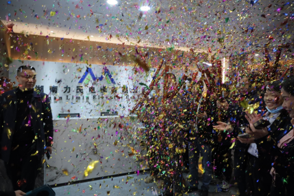 湖南力民電梯有限公司,邵陽(yáng)電梯銷售,邵陽(yáng)電梯安裝,湖南電梯維修,自動(dòng)扶梯,自動(dòng)人行梯